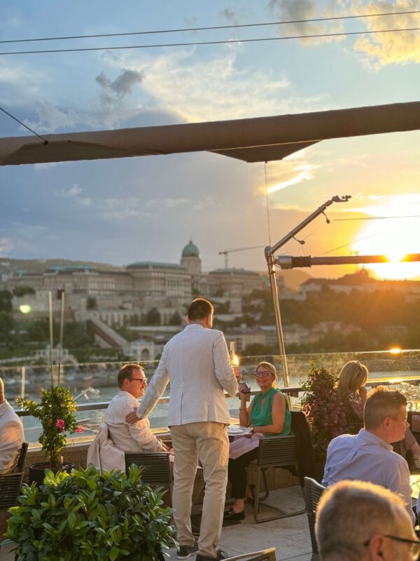 Borsuttogó Borest a W Budapestben