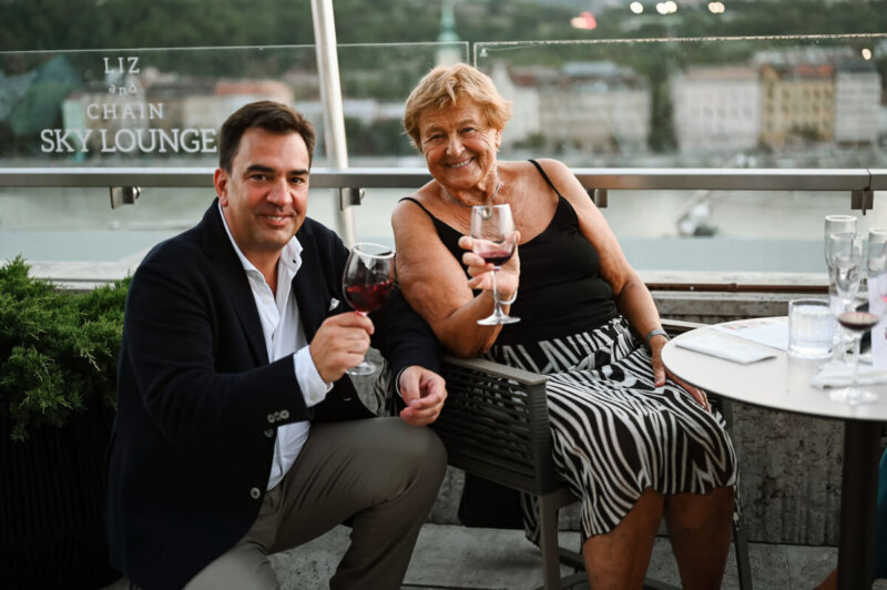 Sky Time Borest - Marriott Hotel Budapest Liz&Chain Sky Lounge élőzenével